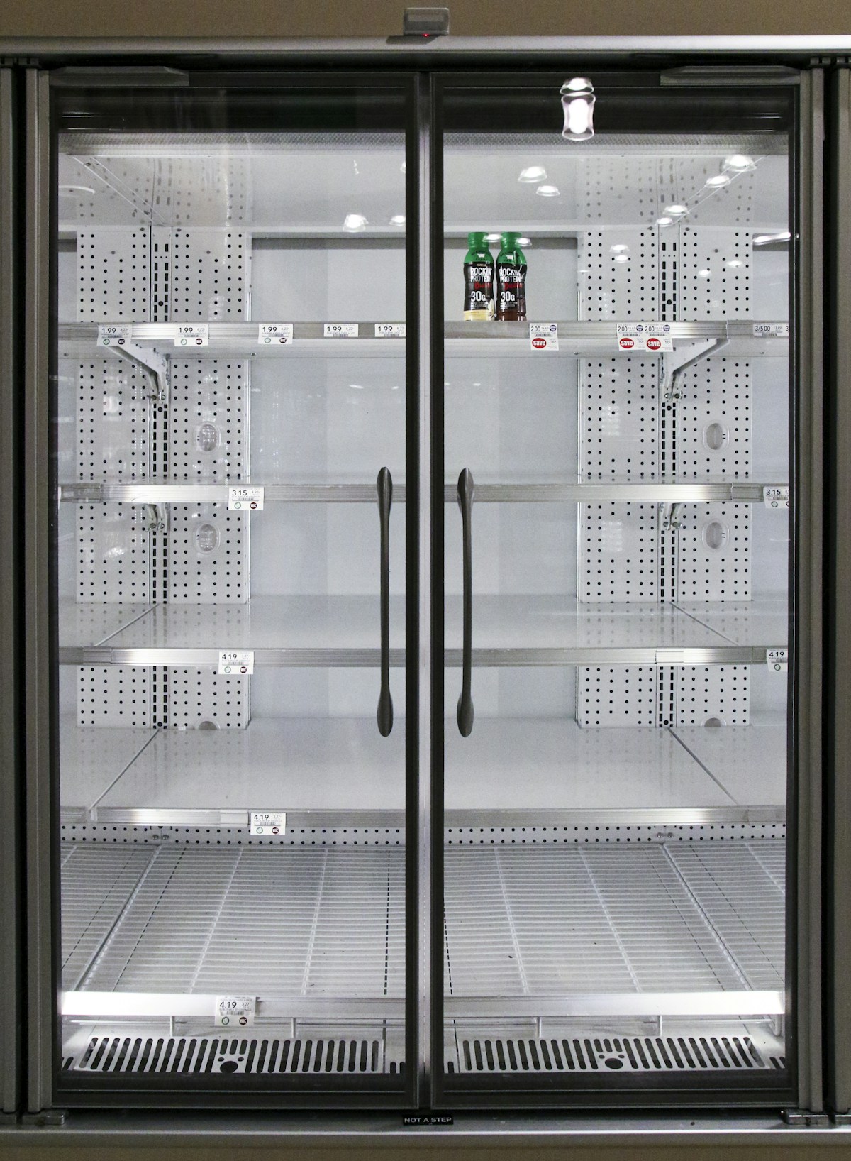 How to clean your fridge step by step with natural ingredients